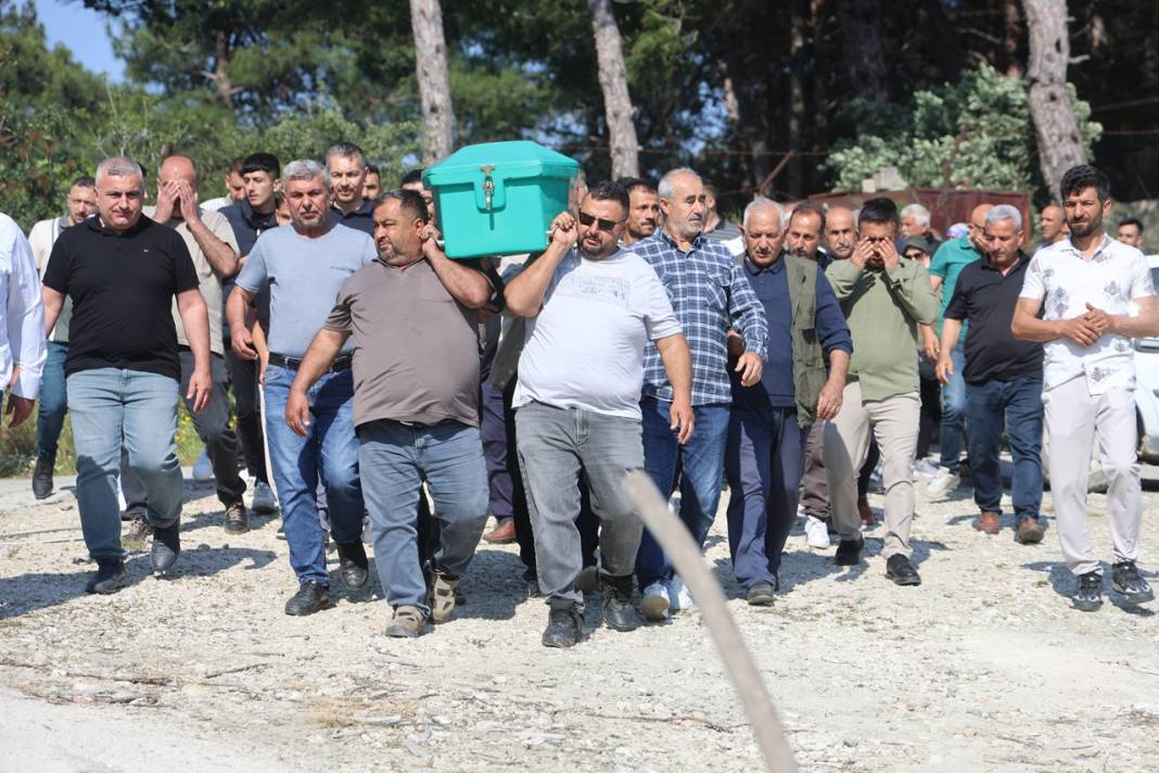 Kan donduran olay: Oğlunu öldürdü, parçalara ayırdı! 3